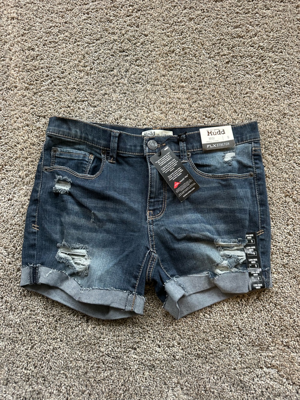 Size 9 MUDD Low Rise Midi denim shorts NWT